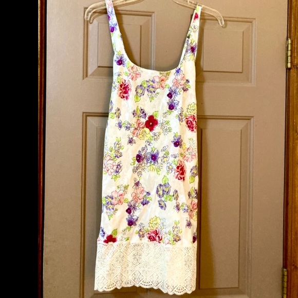 Victoria’s Secret Gold Label Floral Lace Trim Slip - Picture 5 of 8